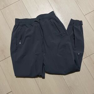 Lululemon license to train joggers